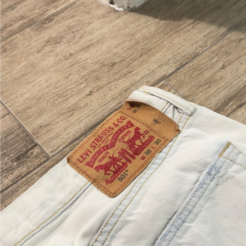 Levi's Soft Blue Denim Jeans - Picture 3 of 3